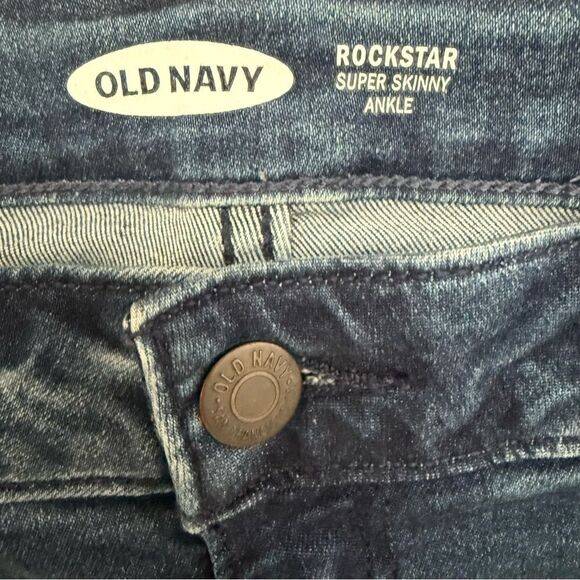Old Navy Rockstar Super Skinny Ankle Jean Blue Jeans with Distressed Details - Picture 3 of 7